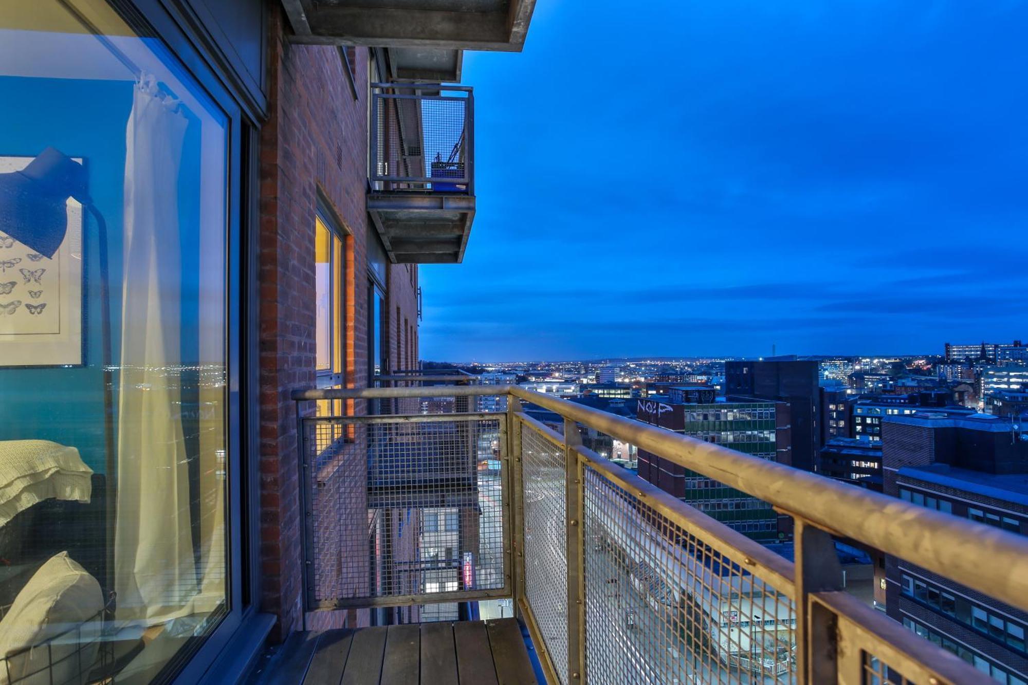 Skyview Apartment By Noknokstay - City Centre With Parking - Group, Family, Business Sheffield Dış mekan fotoğraf
