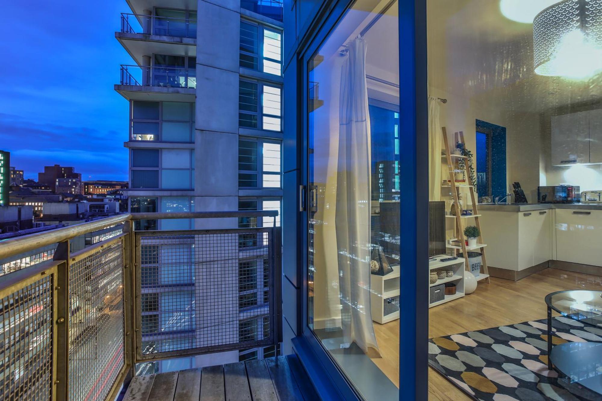 Skyview Apartment By Noknokstay - City Centre With Parking - Group, Family, Business Sheffield Dış mekan fotoğraf